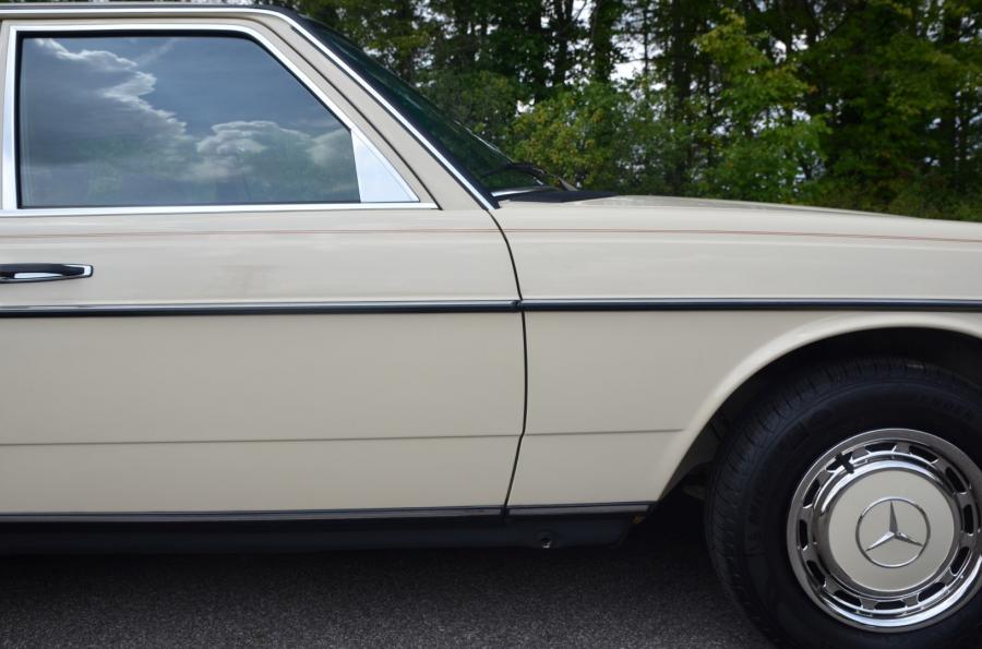 Детали экстерьера Mercedes-Benz 240 D (Bm.123.123) 1983 года  (EU) (фото 35 из 80)